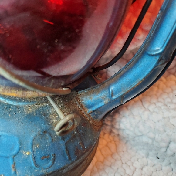 Vintage Dietz Kerosene Lantern Red Fitzall Globe Blue Body N.Y. USA - Picture 9 of 10